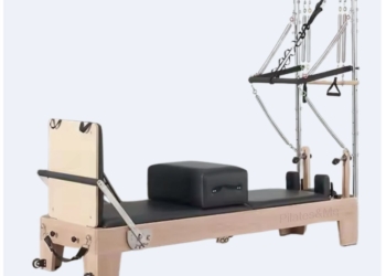 Reformer Pilates ESSENTIAL™ avec tour